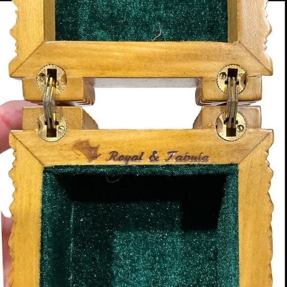 ROYAL TABULA Small Carved Wooden Box Wedding/Engagement Ring Bearer Ring Box - Picture 8 of 13